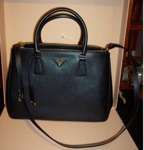 Prada-Saffiano-Purse-1